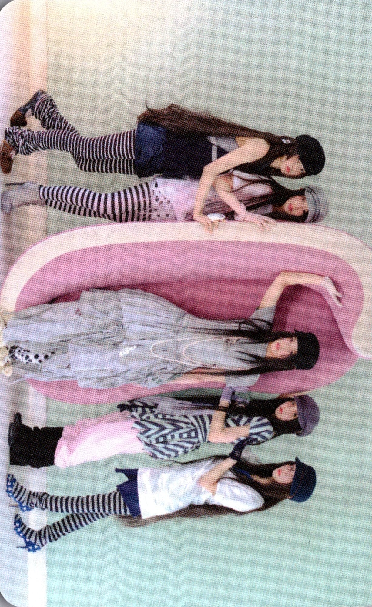 ILLIT 3rd Mini Album bomb APPLE MUSIC Photocards