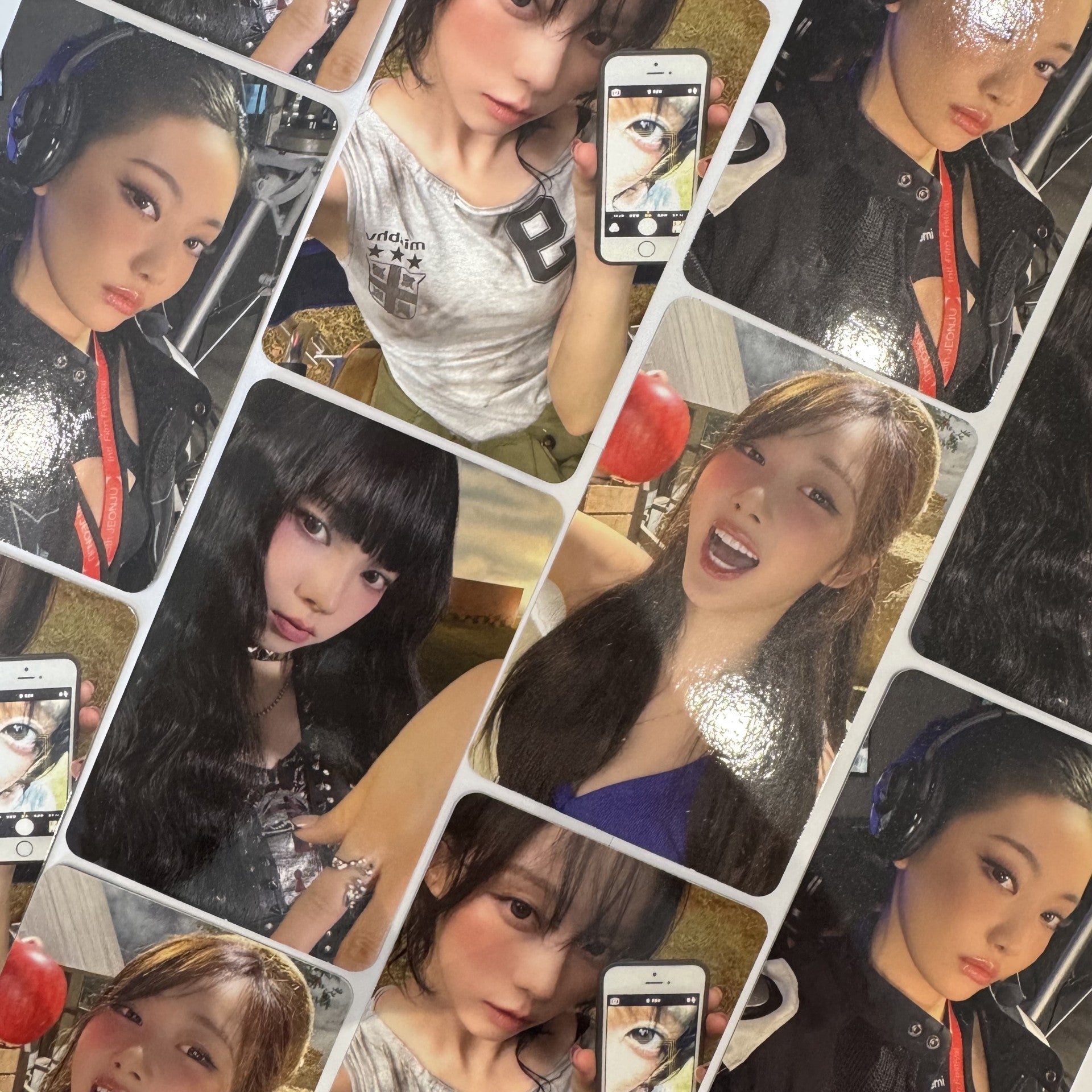 AESPA 6th Mini Album Rich Man APPLE MUSIC Photocards – Photocards (Karina / / ) | HobiEgo