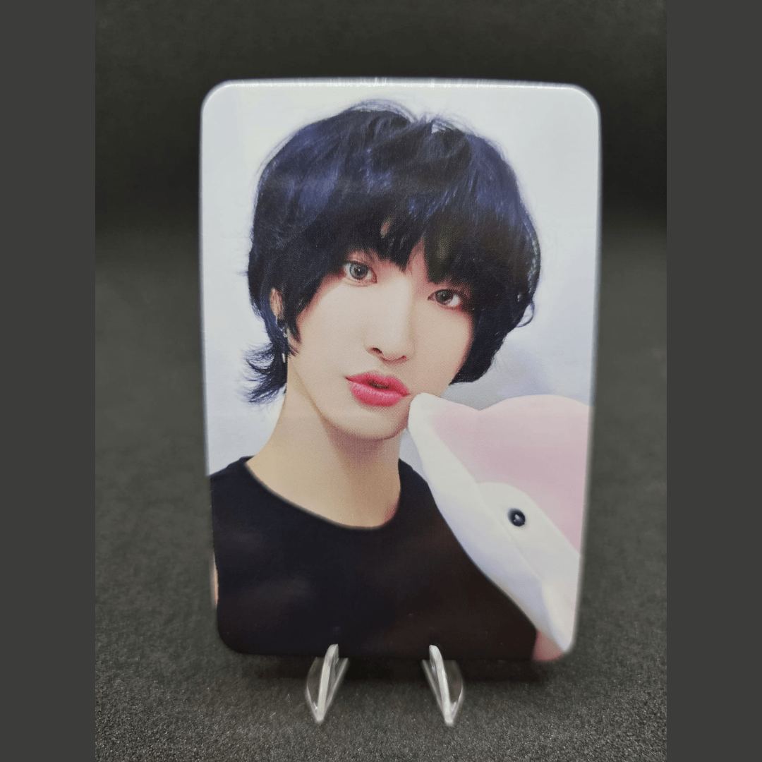 ATEEZ 10th Mini Album GOLDEN HOUR : Part.1 APPLE MUSIC Photocards – Photocards (Seonghwa / / ) | HobiEgo