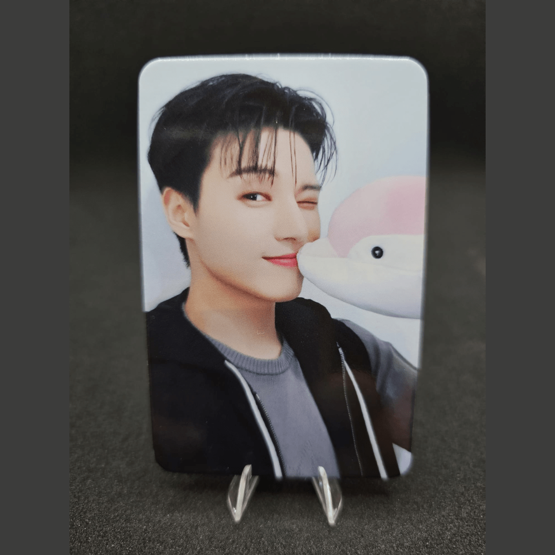 ATEEZ 10th Mini Album GOLDEN HOUR : Part.1 APPLE MUSIC Photocards – Photocards (Wooyoung / / ) | HobiEgo