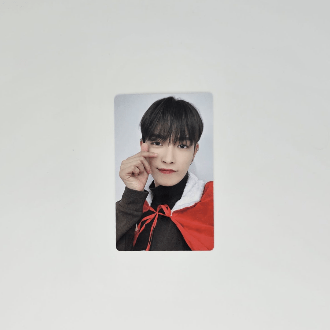 ATEEZ X KAURA POCA Christmas Photocards – Photocards (Hongjoong / / ) | HobiEgo