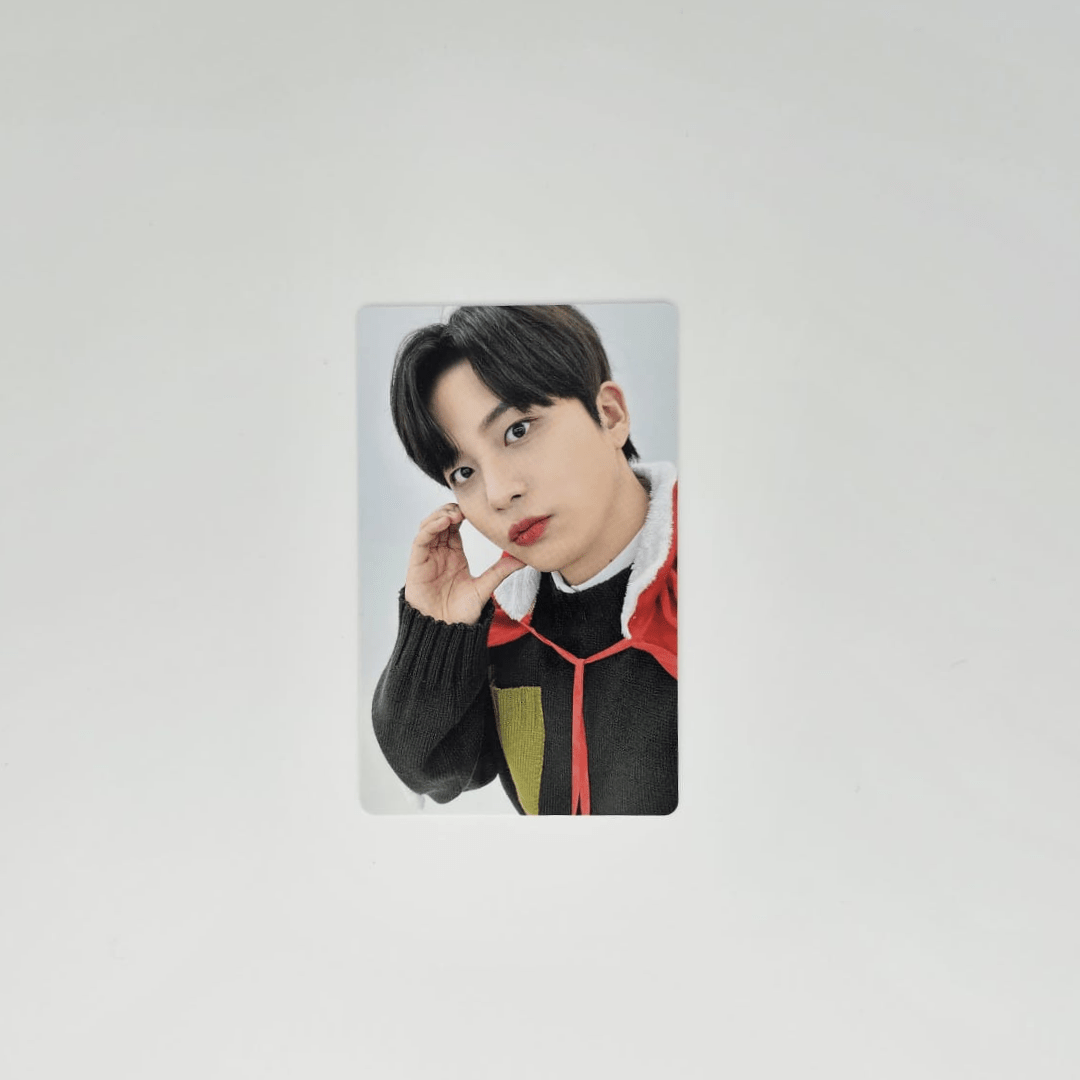 ATEEZ X KAURA POCA Christmas Photocards – Photocards (Jongho / / ) | HobiEgo
