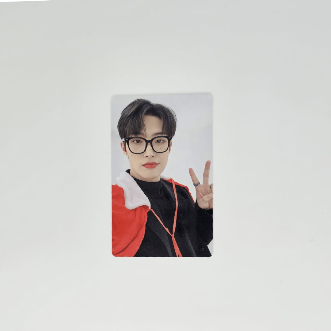 ATEEZ X KAURA POCA Christmas Photocards – Photocards (Mingi / / ) | HobiEgo