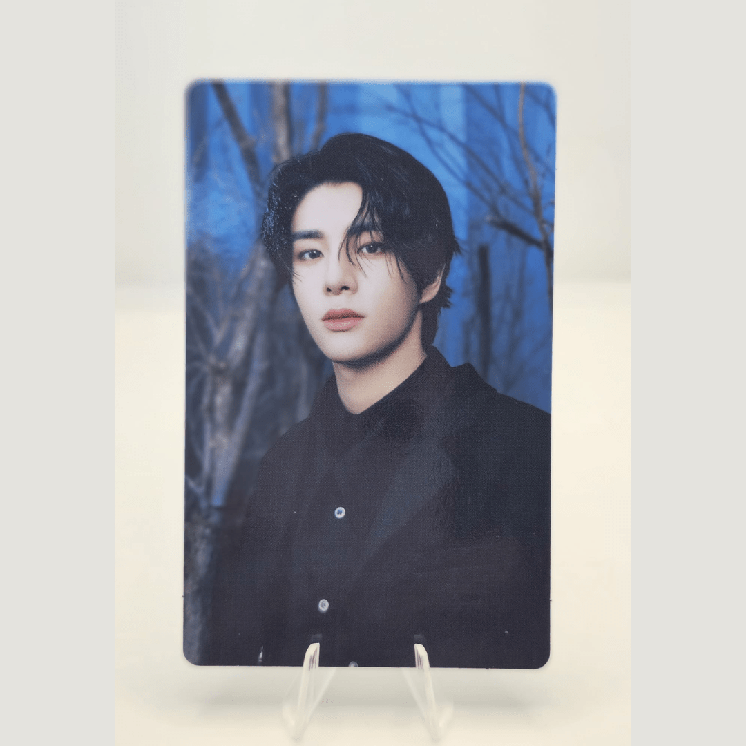 ENHYPEN Walk the Line World Tour Official Trading Photocard (JAKE Version) – Photocards (Jake 1 / / ) | HobiEgo