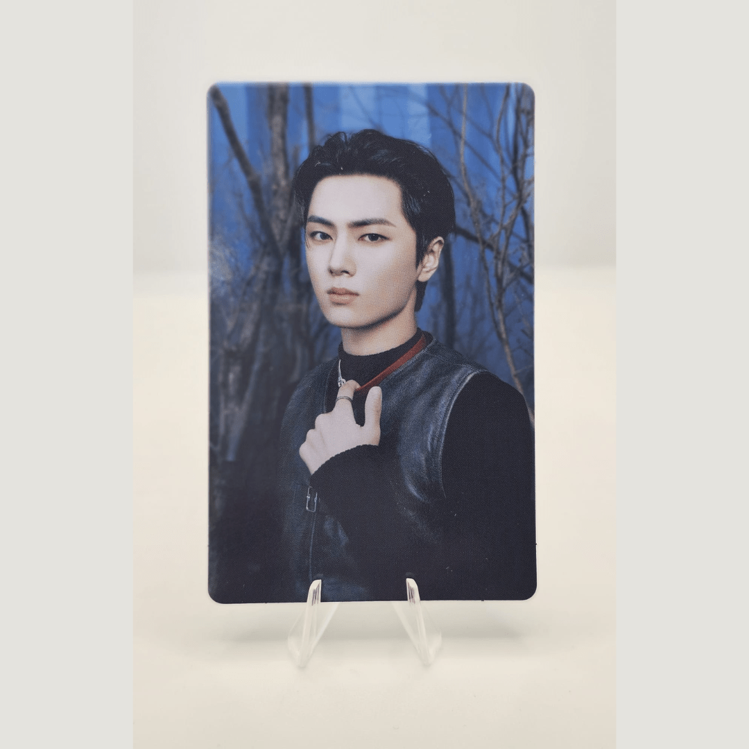ENHYPEN Walk the Line World Tour Official Trading Photocard (JAY Version) – Photocards (Jay 2 / / ) | HobiEgo