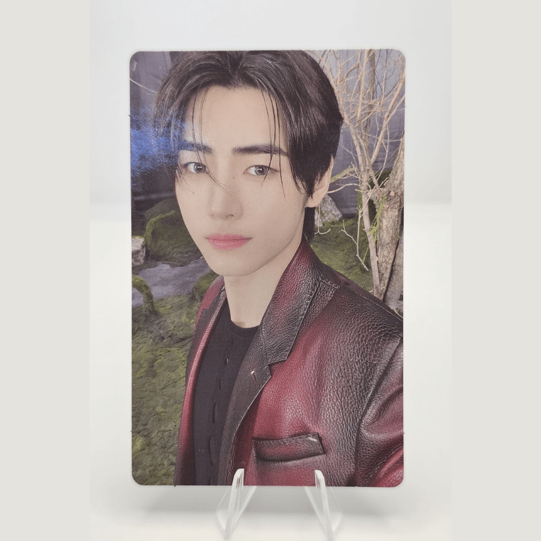 ENHYPEN Walk the Line World Tour Official Trading Photocard (SUNGHOON Version) – Photocards (Sunghoon Selfie / / ) | HobiEgo
