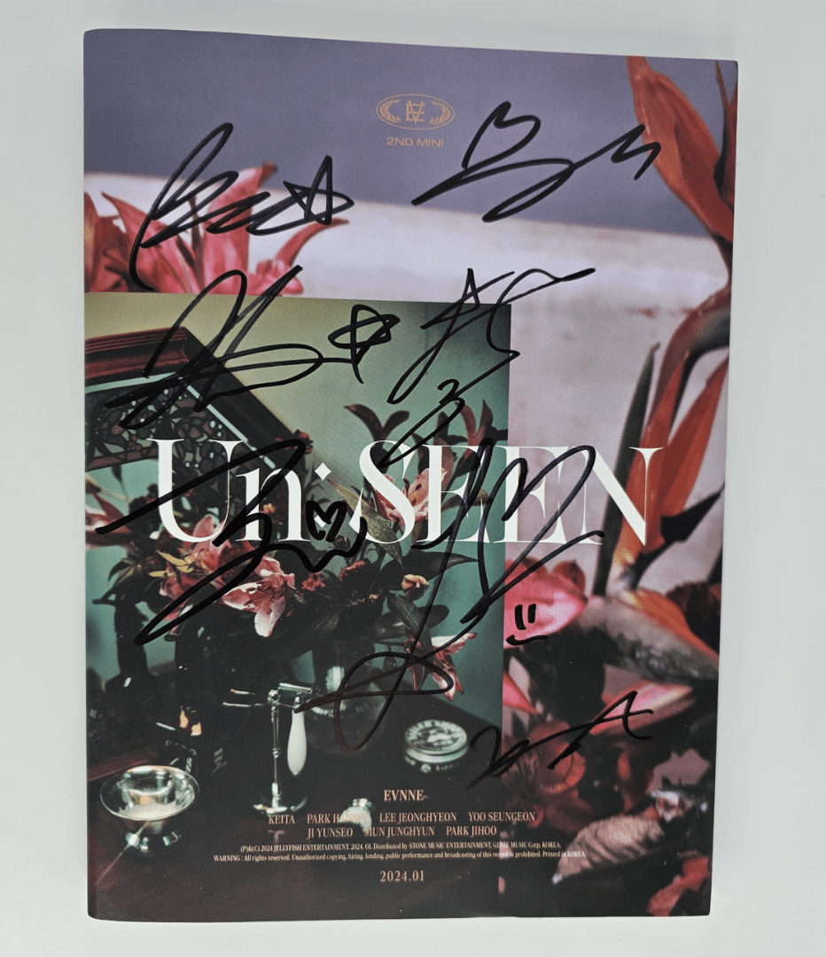 EVNNE 2nd Mini Album Un: SEEN (Signed Edition) – album (VULNERABLE / / ) | HobiEgo