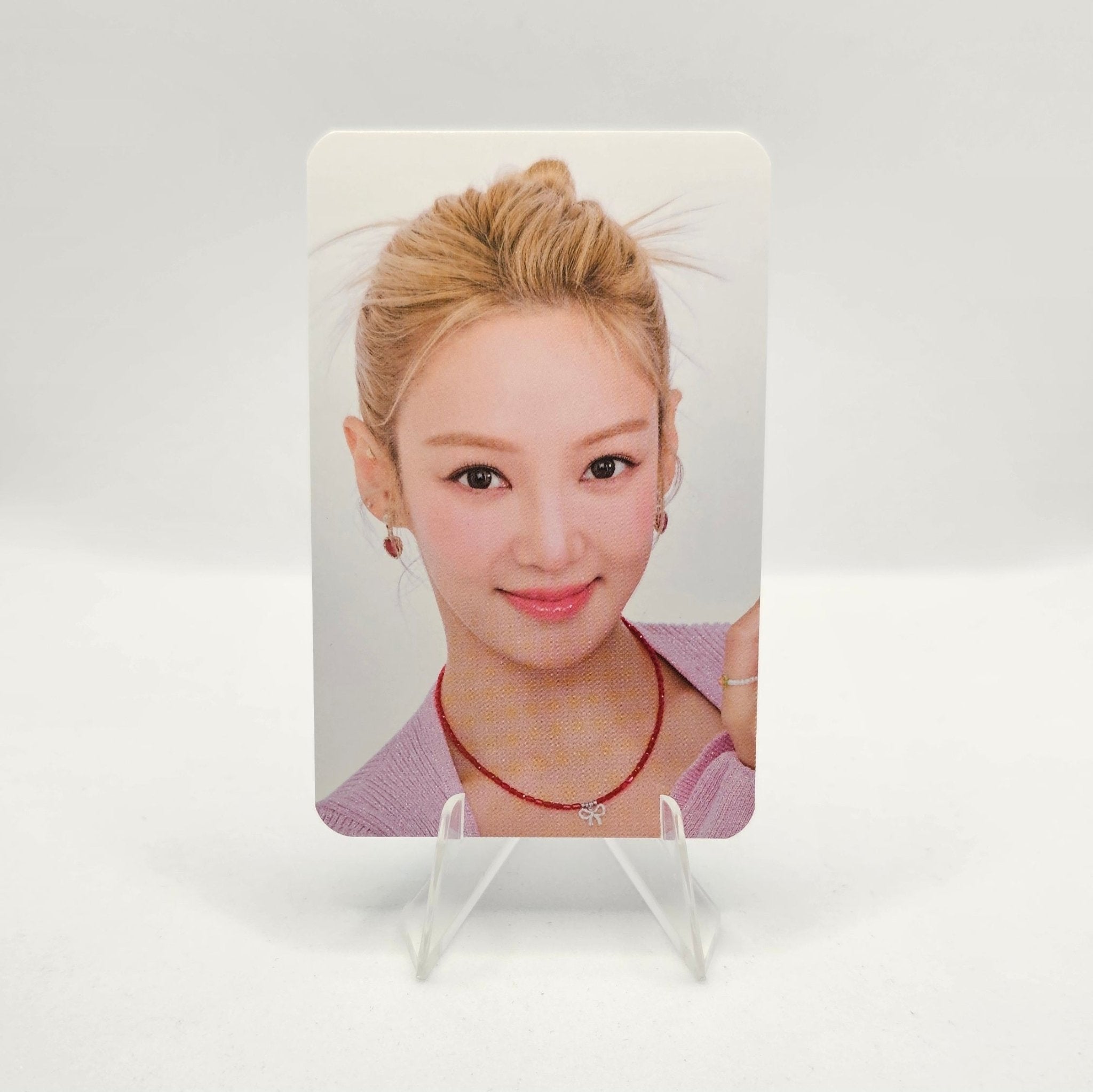 GIRLS' GENERATION 2025 Season's Greetings Yes24 Photocards – photocard (Hyoyeon / / ) | HobiEgo