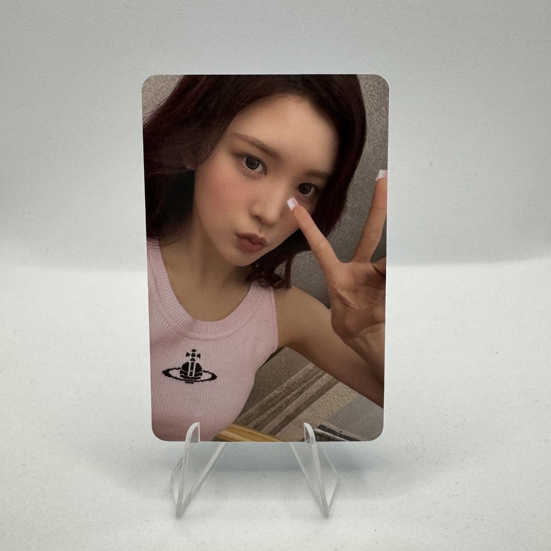 Hearts2Hearts 1st Mini Album FOCUS APPLE MUSIC Photocards – photocard (A - na / / ) | HobiEgo