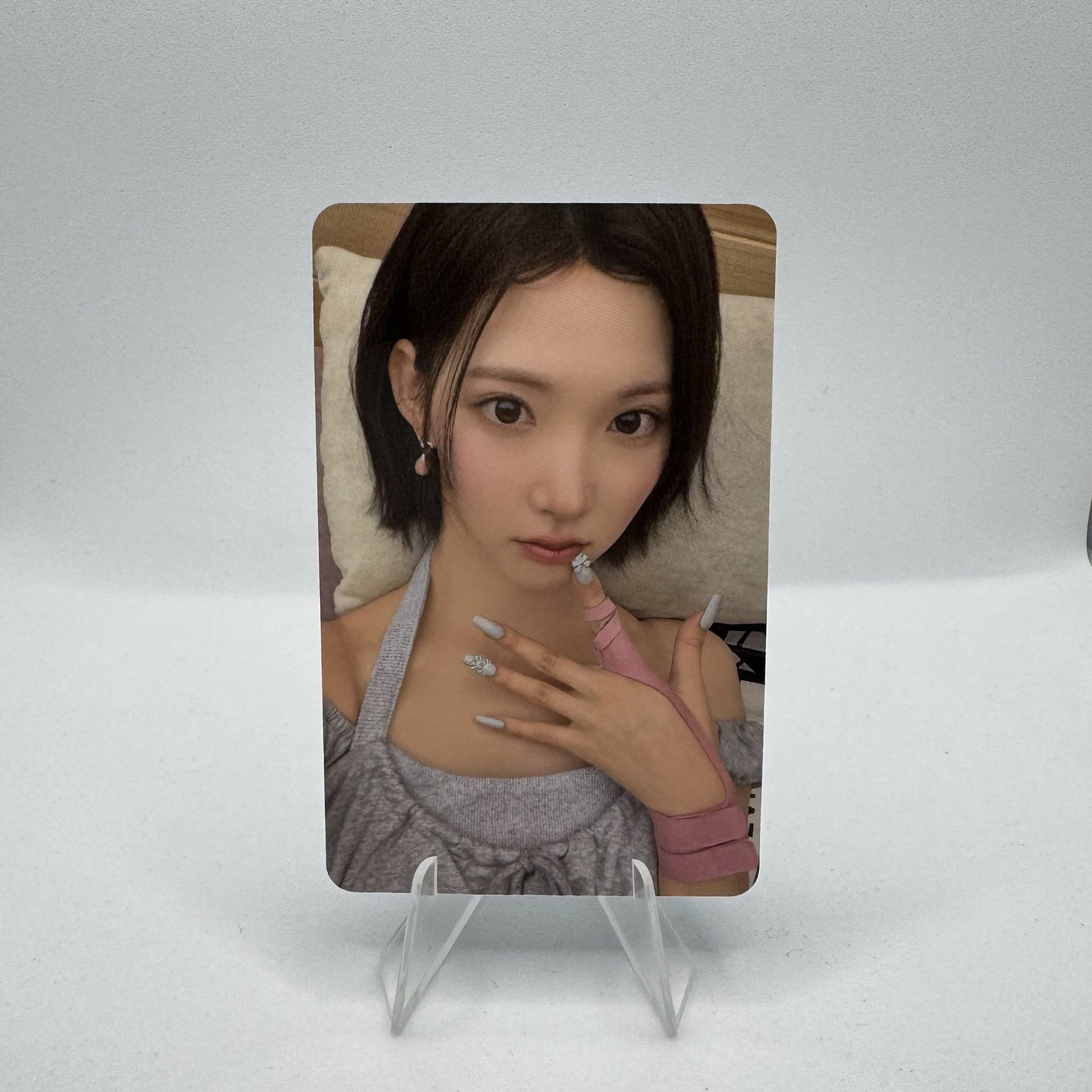 Hearts2Hearts 1st Mini Album FOCUS APPLE MUSIC Photocards – photocard (Jiwoo / / ) | HobiEgo