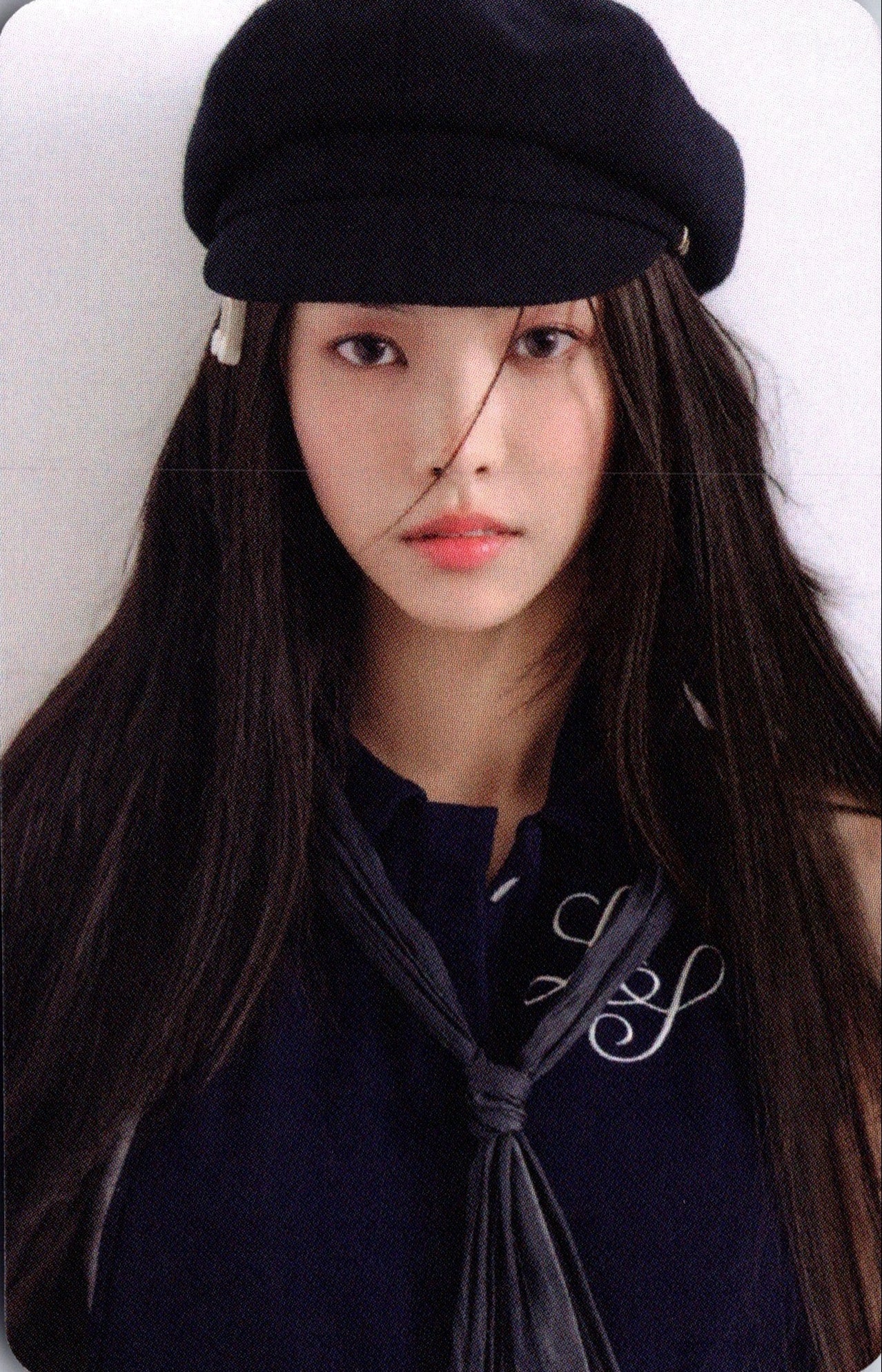 ILLIT 3rd Mini Album bomb APPLE MUSIC Photocards – photocard (Yunah / / ) | HobiEgo K - pop Shop
