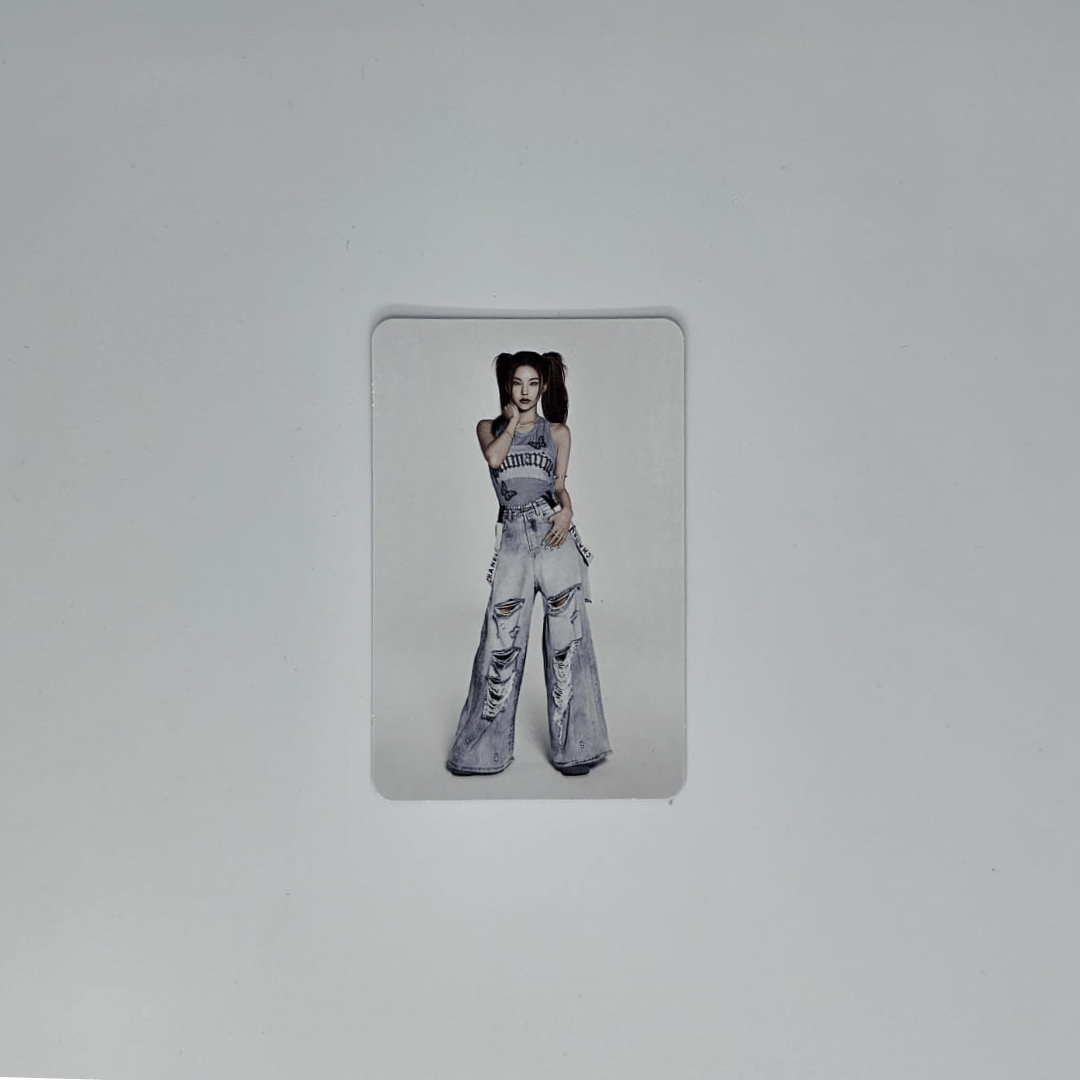 ITZY KILL MY DOUBT Pop - Up Store Official Trading Cards – Photocards (Yeji 5 / / ) | HobiEgo