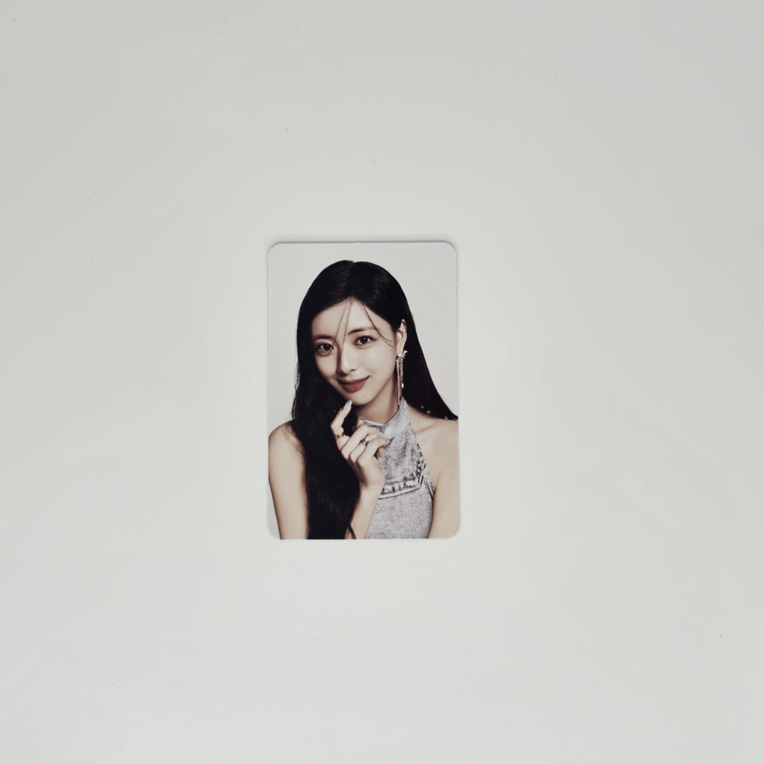 ITZY KILL MY DOUBT Pop - Up Store Official Trading Cards – Photocards (Yuna 3 / / ) | HobiEgo