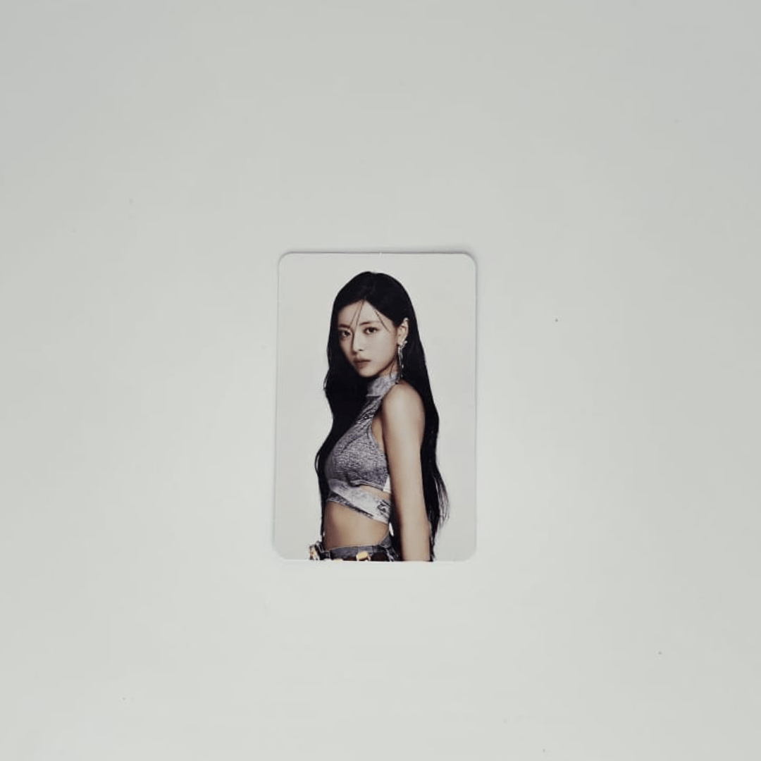 ITZY KILL MY DOUBT Pop - Up Store Official Trading Cards – Photocards (Yuna 5 / / ) | HobiEgo