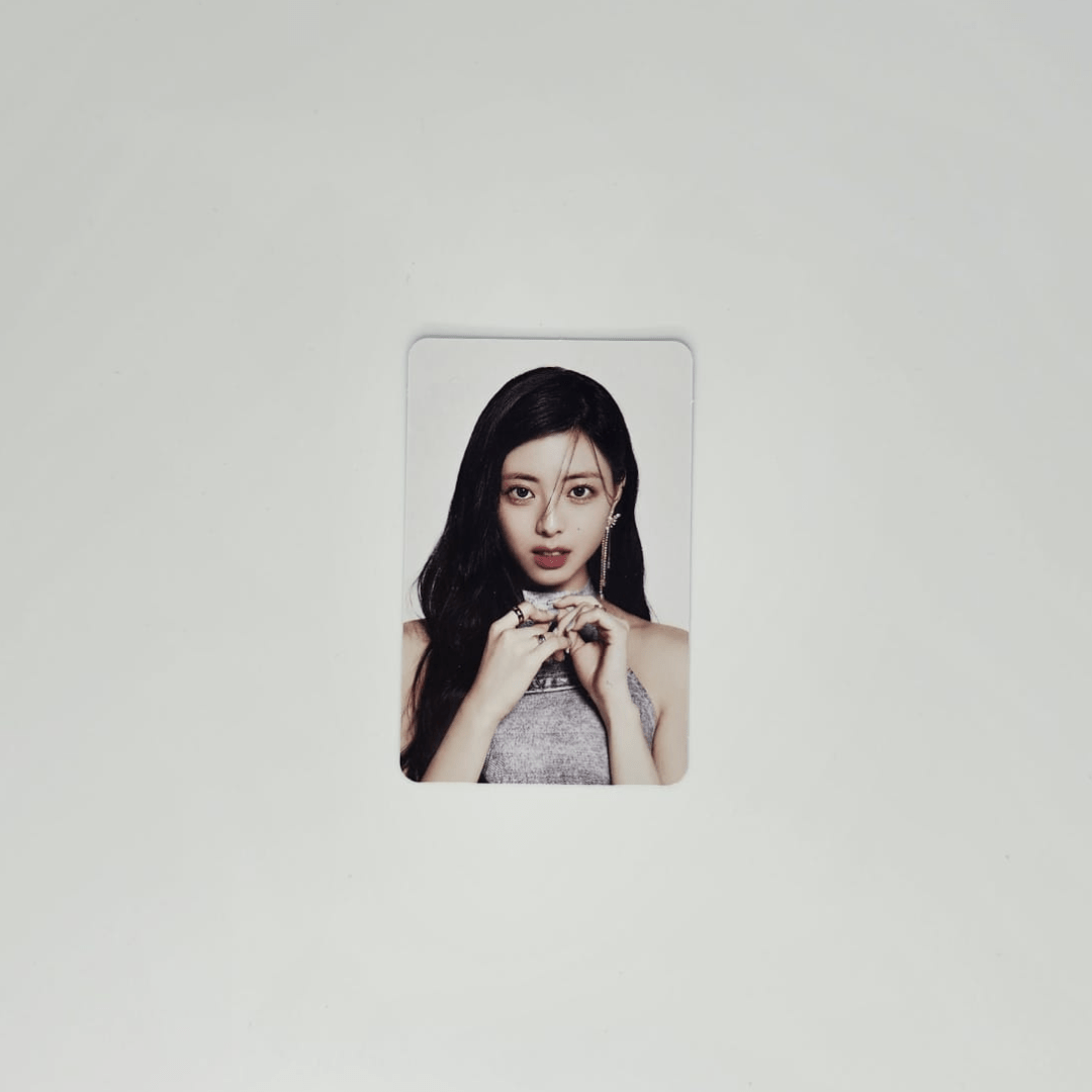 ITZY KILL MY DOUBT Pop - Up Store Official Trading Cards – Photocards (Yuna 6 / / ) | HobiEgo