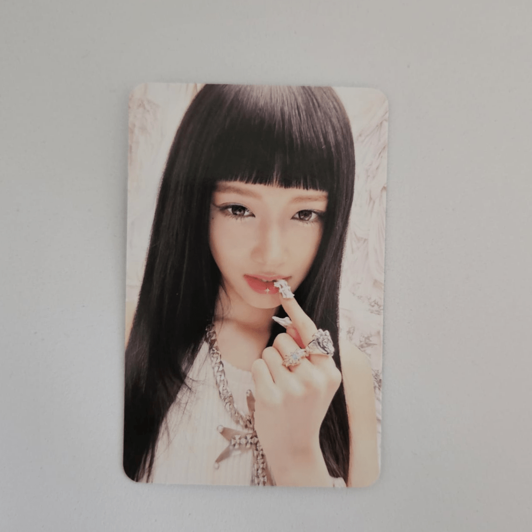 IVE 2nd Mini Album IVE SWITCH Starship Square Photocards – Photocards (Leeseo / / ) | HobiEgo