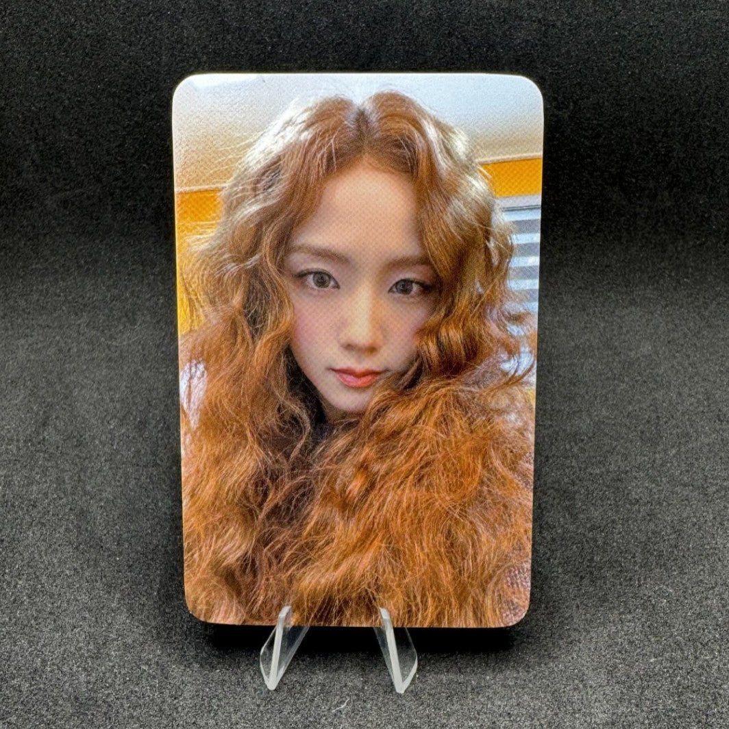 JISOO Mini Album AMORTAGE WITHMUU Photocards – Photocards (C / / ) | HobiEgo