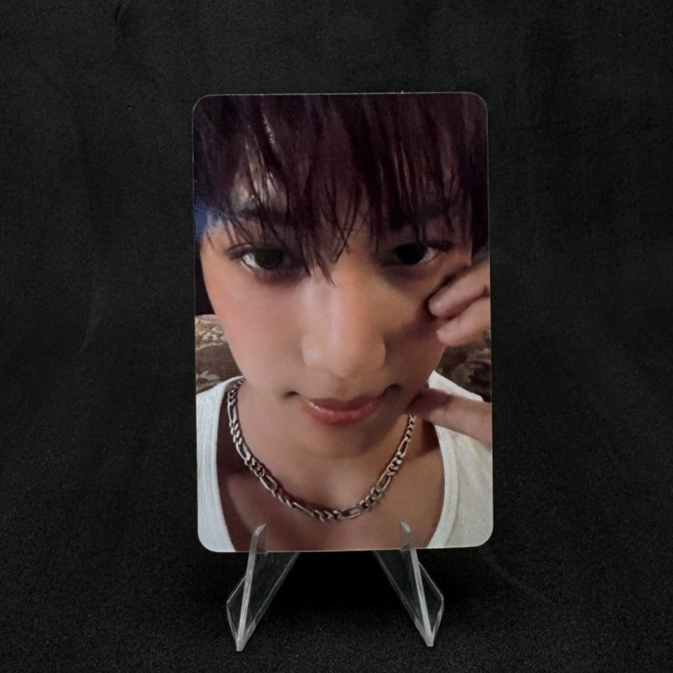 KAI 4th Mini Album Wait On Me APPLE MUSIC Photocards – Photocards (A / / ) | HobiEgo