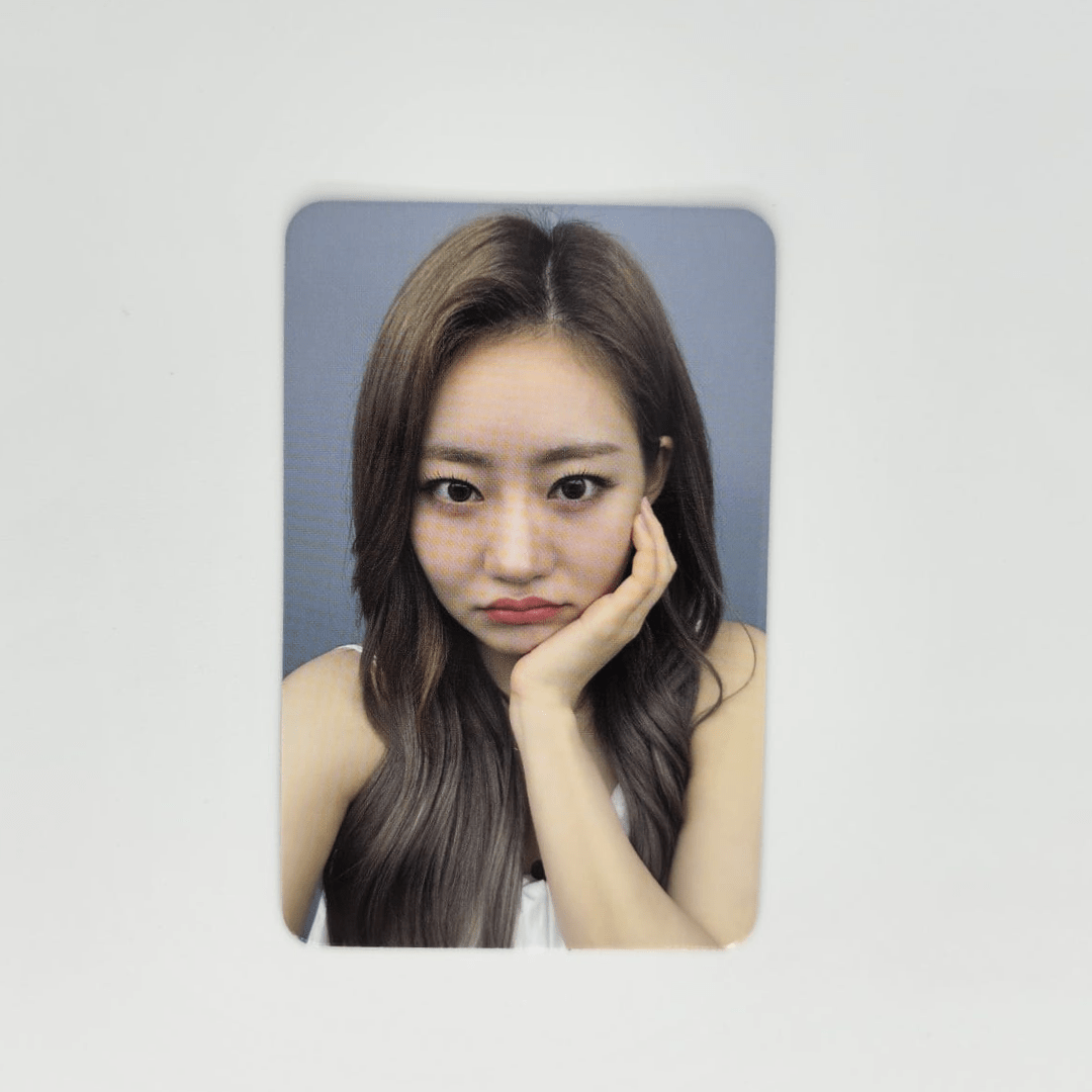 KISS OF LIFE 1st Single Album MIDAS TOUCH APPLE MUSIC Photocards – Photocards (Julie Han 2 / / ) | HobiEgo