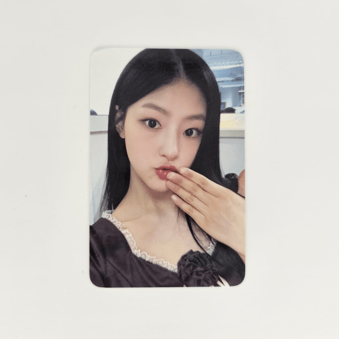 KISS OF LIFE 1st Single Album MIDAS TOUCH WITHMUU Photocards – Photocards (Haneul / / ) | HobiEgo