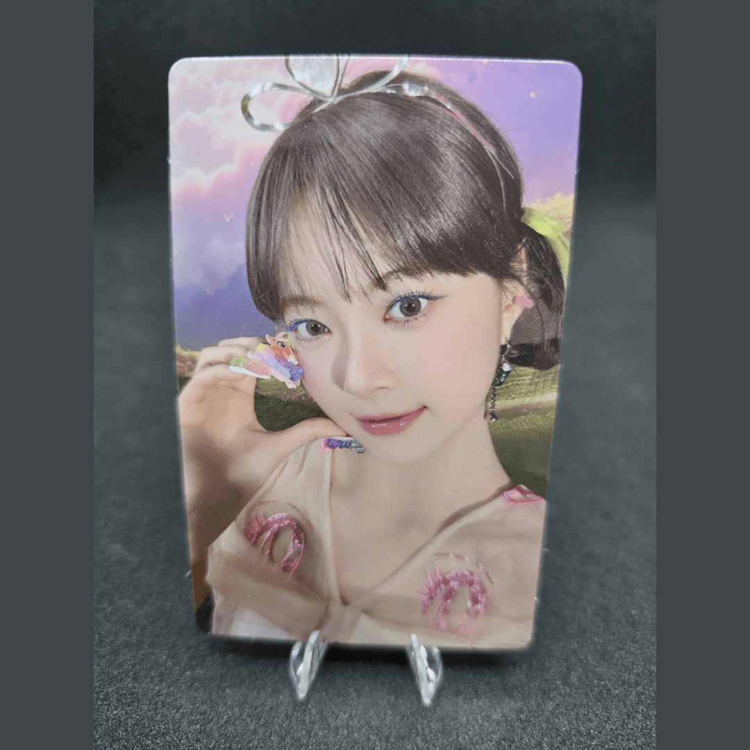 LE SSERAFIM 4th Mini Album CRAZY Pre - Order Benefit Weverse Photocards – Photocards (Hong Eunchae / / ) | HobiEgo