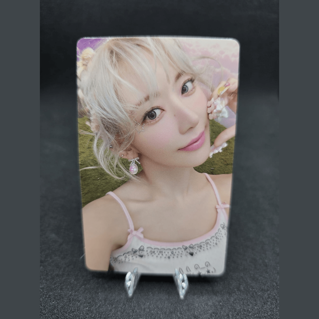 LE SSERAFIM 4th Mini Album CRAZY Pre - Order Benefit Weverse Photocards – Photocards (Sakura / / ) | HobiEgo
