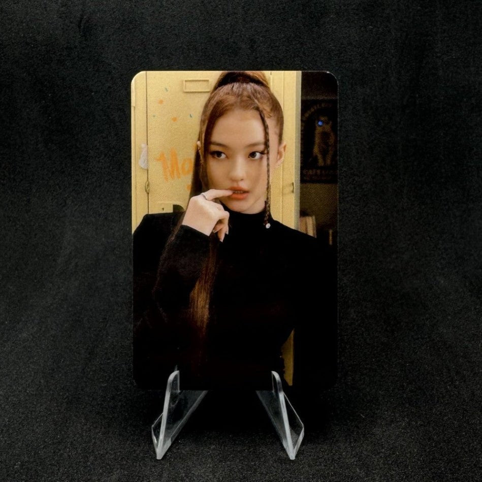 MEOVV 1st EP Album MY EYES OPEN VVIDE YG Select Photocard – Photocards (Ella 2 / / ) | HobiEgo