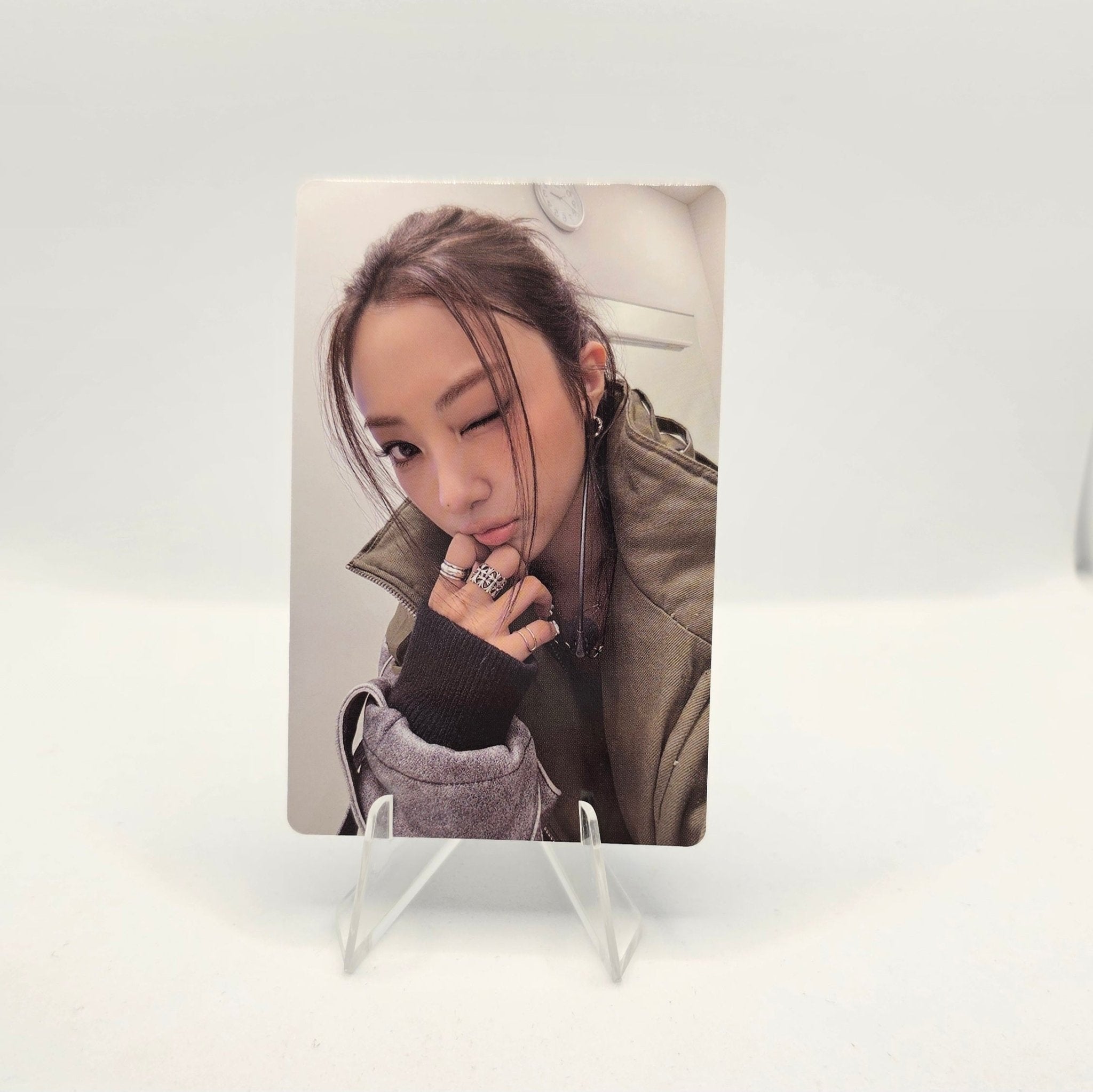 MEOVV Official Lightstick Photocards – photocard (Gawon / / ) | HobiEgo