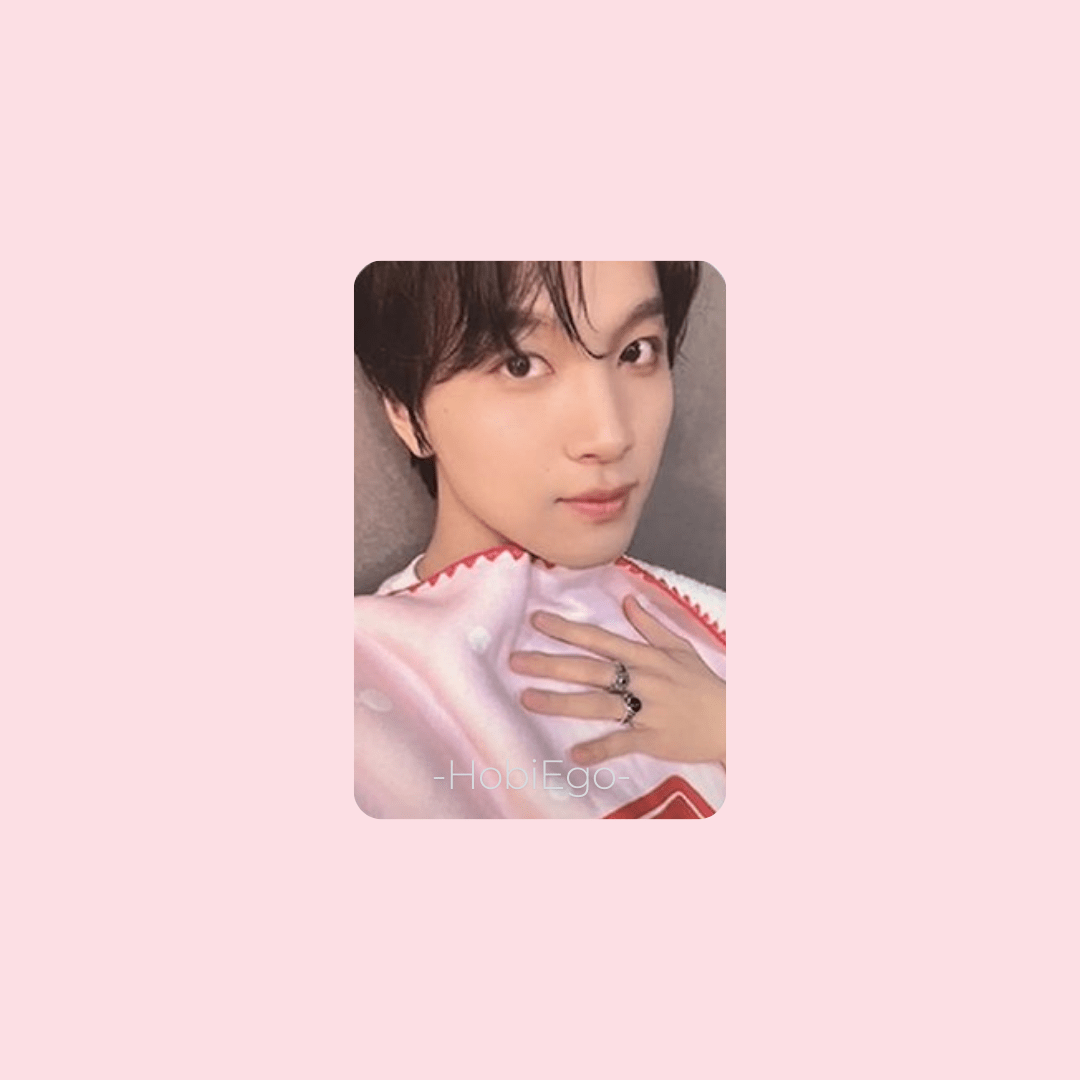 NCT DREAM 2024 Pink Christmas Photocards – Photocards (Haechan 1 / / ) | HobiEgo