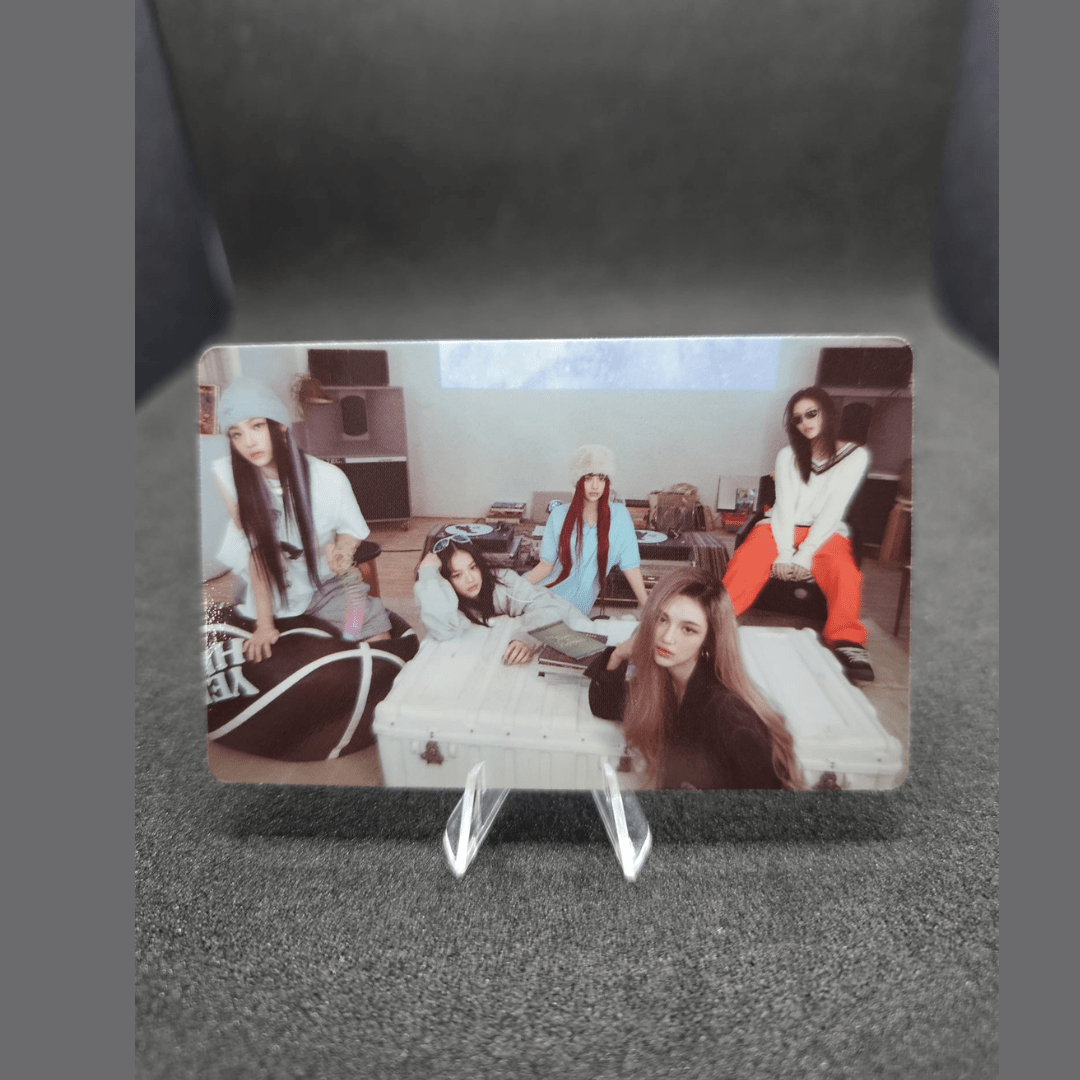 NewJeans Double Single How Sweet Weverse Photocards – Photocards (Group / / ) | HobiEgo