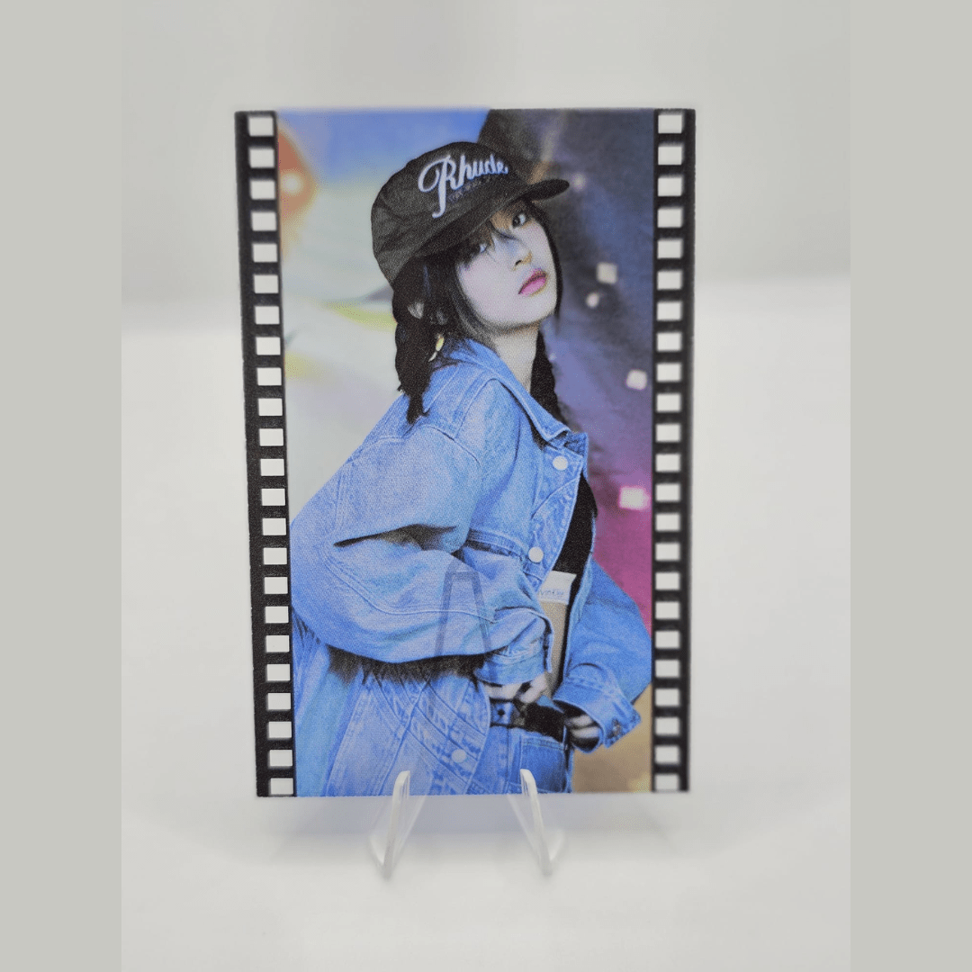 NewJeans Double Single Supernatural Aladin Film Photocards – Photocards (Hanni / / ) | HobiEgo