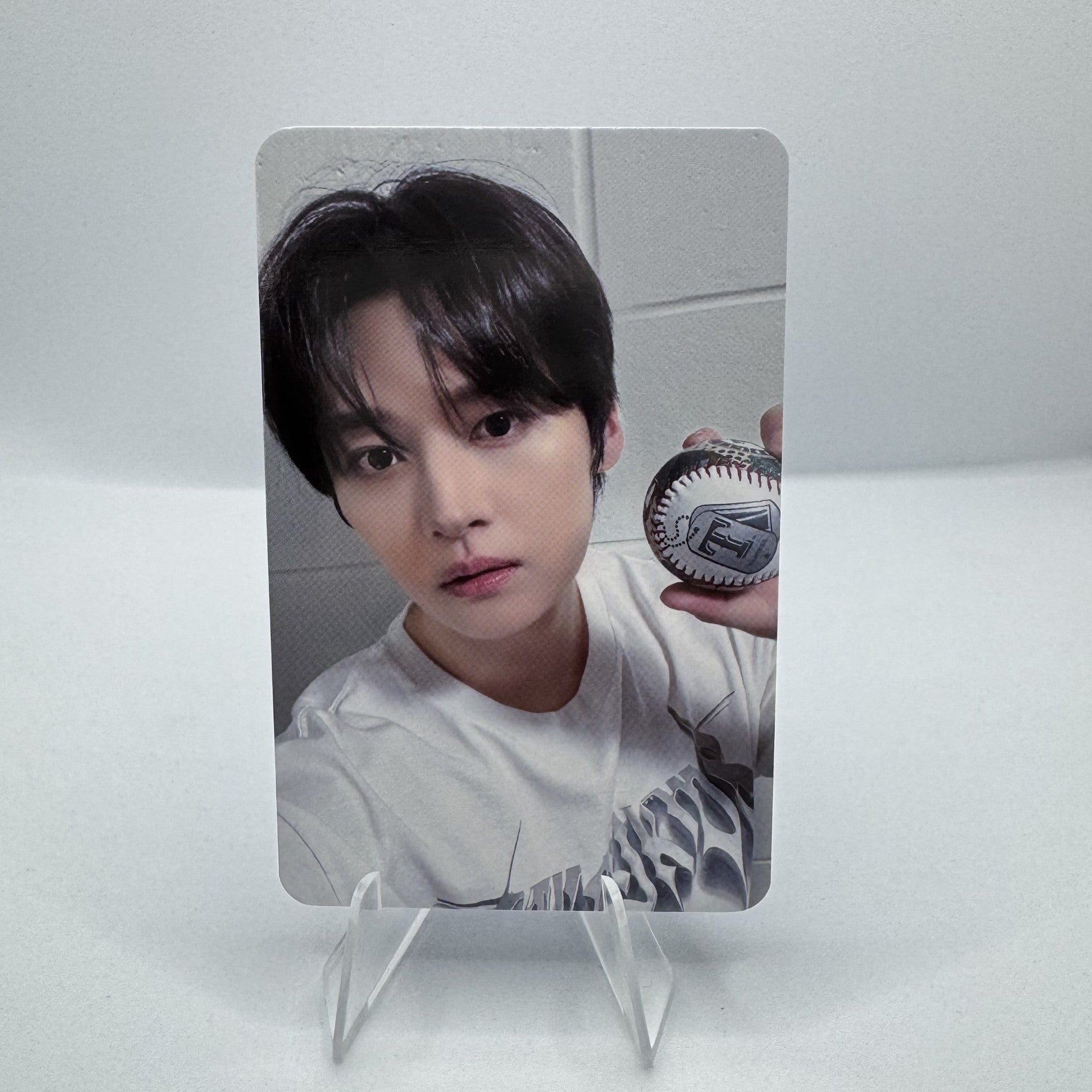 STRAY KIDS 4th Album KARMA Music Plant Photocards – Photocards (Lee Know / / ) | HobiEgo