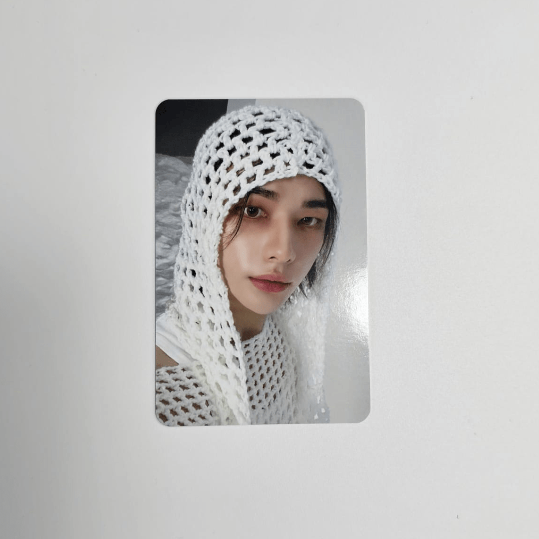 STRAY KIDS 8th Mini Album 樂 - STAR Sound Wave Photocards – Photocards (Hyunjin / / ) | HobiEgo