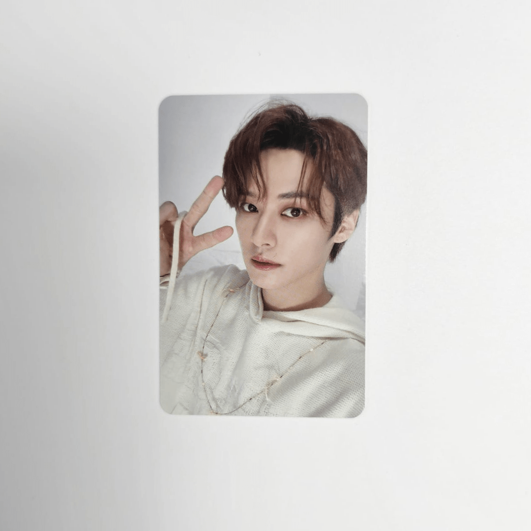 STRAY KIDS 8th Mini Album 樂 - STAR Sound Wave Photocards – Photocards (Lee Know / / ) | HobiEgo
