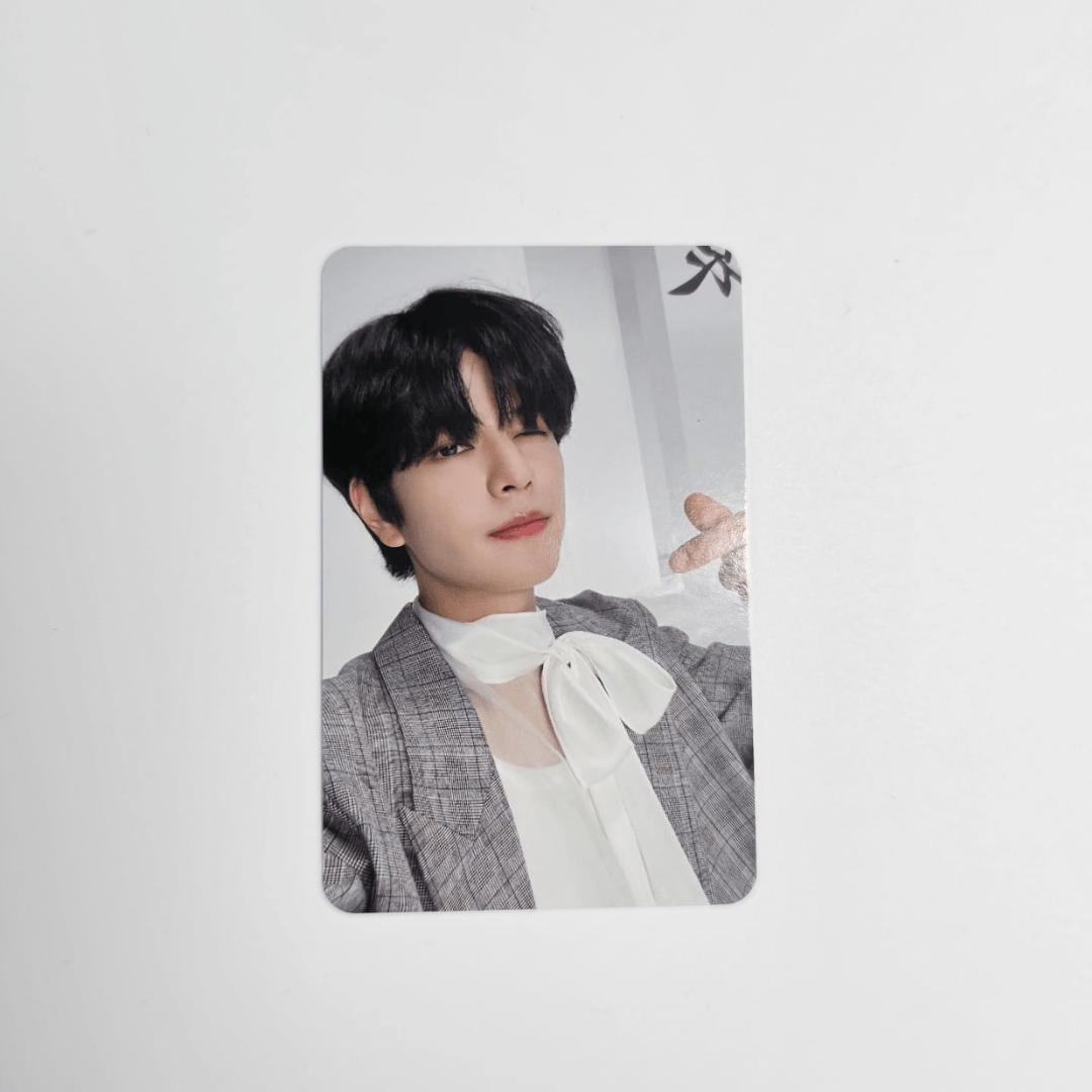 STRAY KIDS 8th Mini Album 樂 - STAR Sound Wave Photocards – Photocards (Seungmin / / ) | HobiEgo