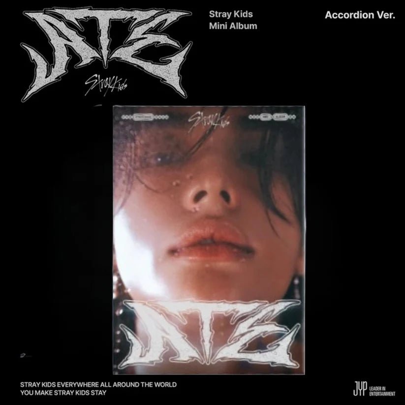 Stray Kids 9th Mini Album ATE (Accordion Version) – album (Hyunjin / / ) | HobiEgo