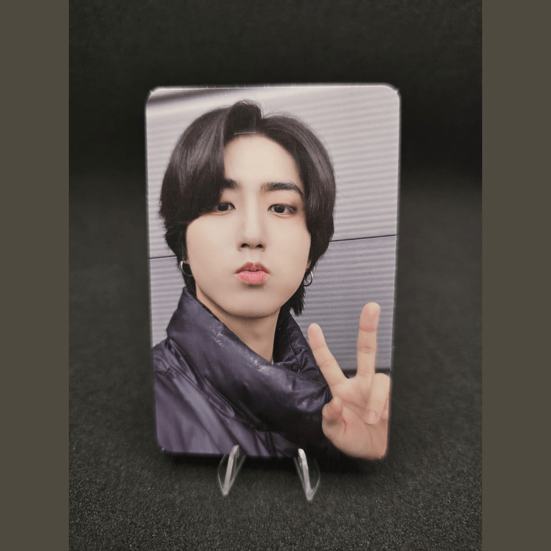 STRAY KIDS 9th Mini Album ATE Aladin Photocards – Photocards (Han / / ) | HobiEgo