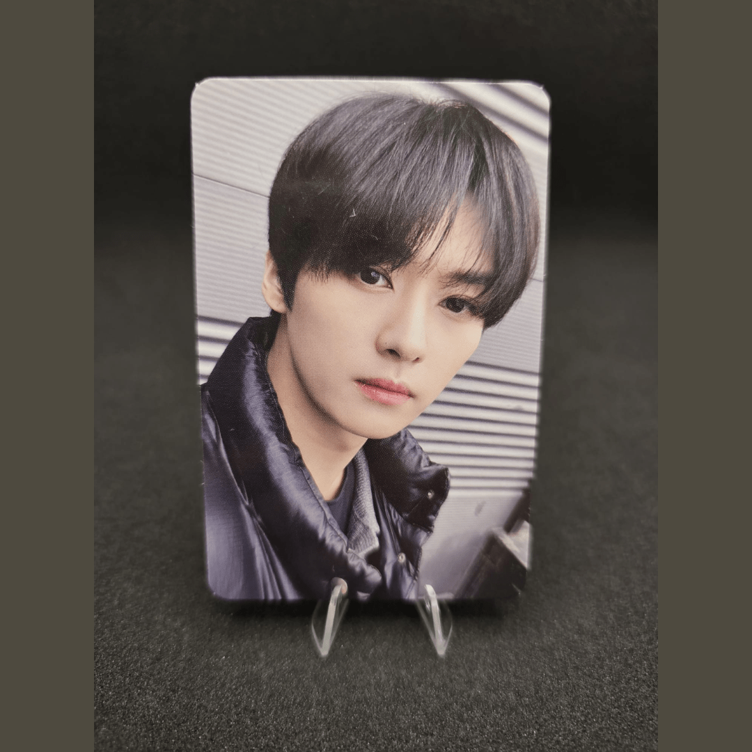 STRAY KIDS 9th Mini Album ATE Aladin Photocards – Photocards (Lee Know / / ) | HobiEgo