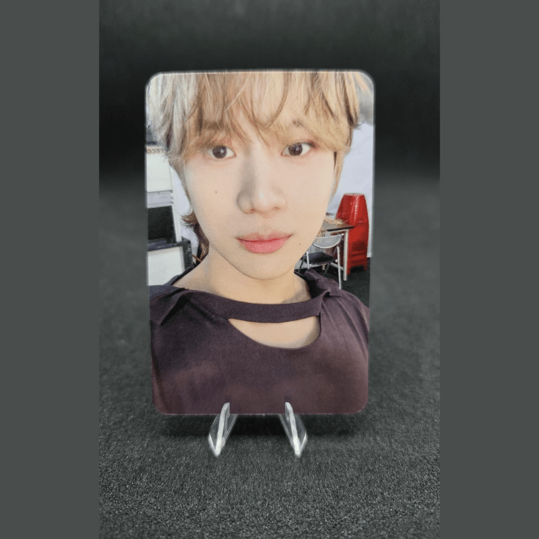 TAEMIN 5th Mini Album ETERNAL APPLE MUSIC Photocards – Photocards (B / / ) | HobiEgo