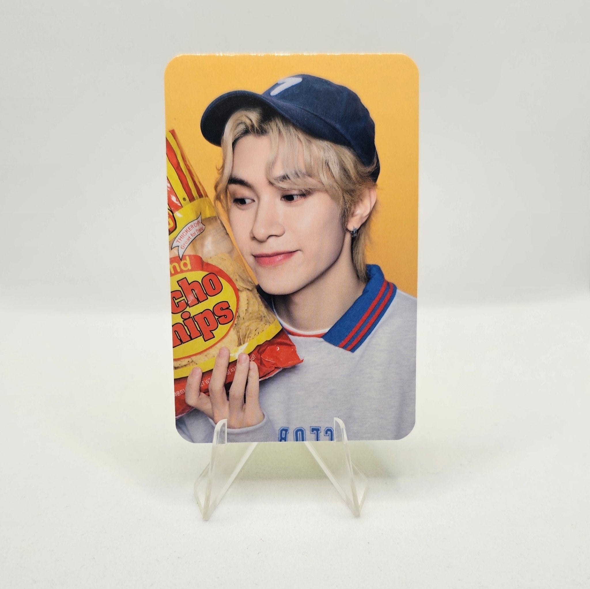 WayV 2025 Season's Greetings Yes24 Photocards – photocard (Hendery / / ) | HobiEgo