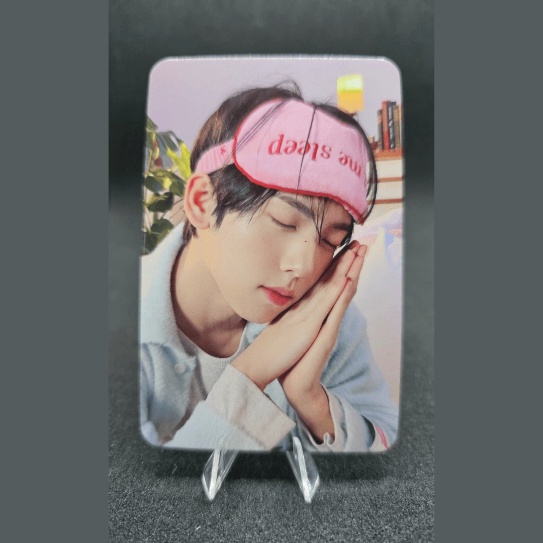 ZEROBASEONE 2024 Season's Greetings Good Night APPLE MUSIC Photocards – Photocards (Han Yu Jin / / ) | HobiEgo