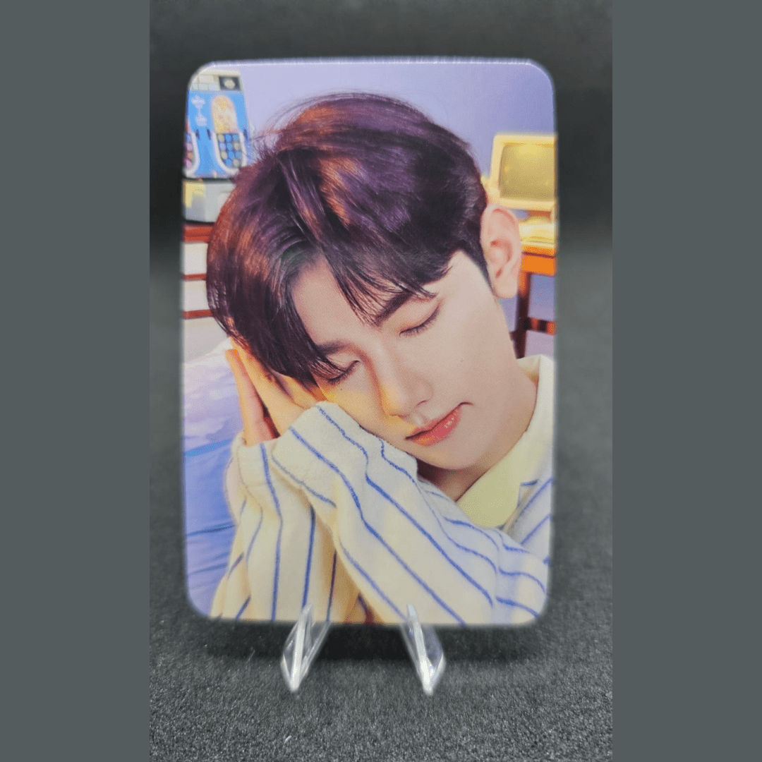 ZEROBASEONE 2024 Season's Greetings Good Night APPLE MUSIC Photocards – Photocards (Zhang Hao / / ) | HobiEgo