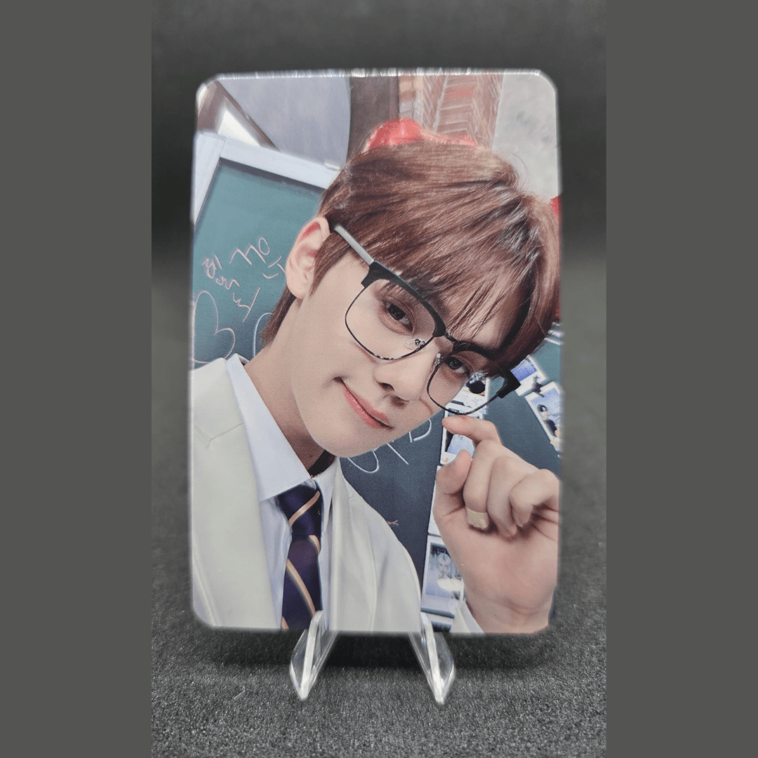 ZEROBASEONE 2nd Mini Album MELTING POINT JumpUp Photocards – Photocards (Kim Gyu Vin / / ) | HobiEgo