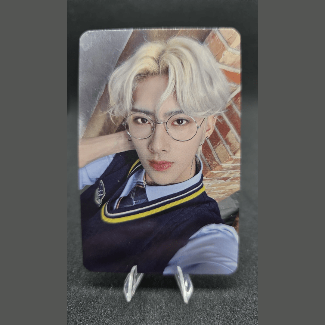ZEROBASEONE 2nd Mini Album MELTING POINT JumpUp Photocards – Photocards (Ricky / / ) | HobiEgo