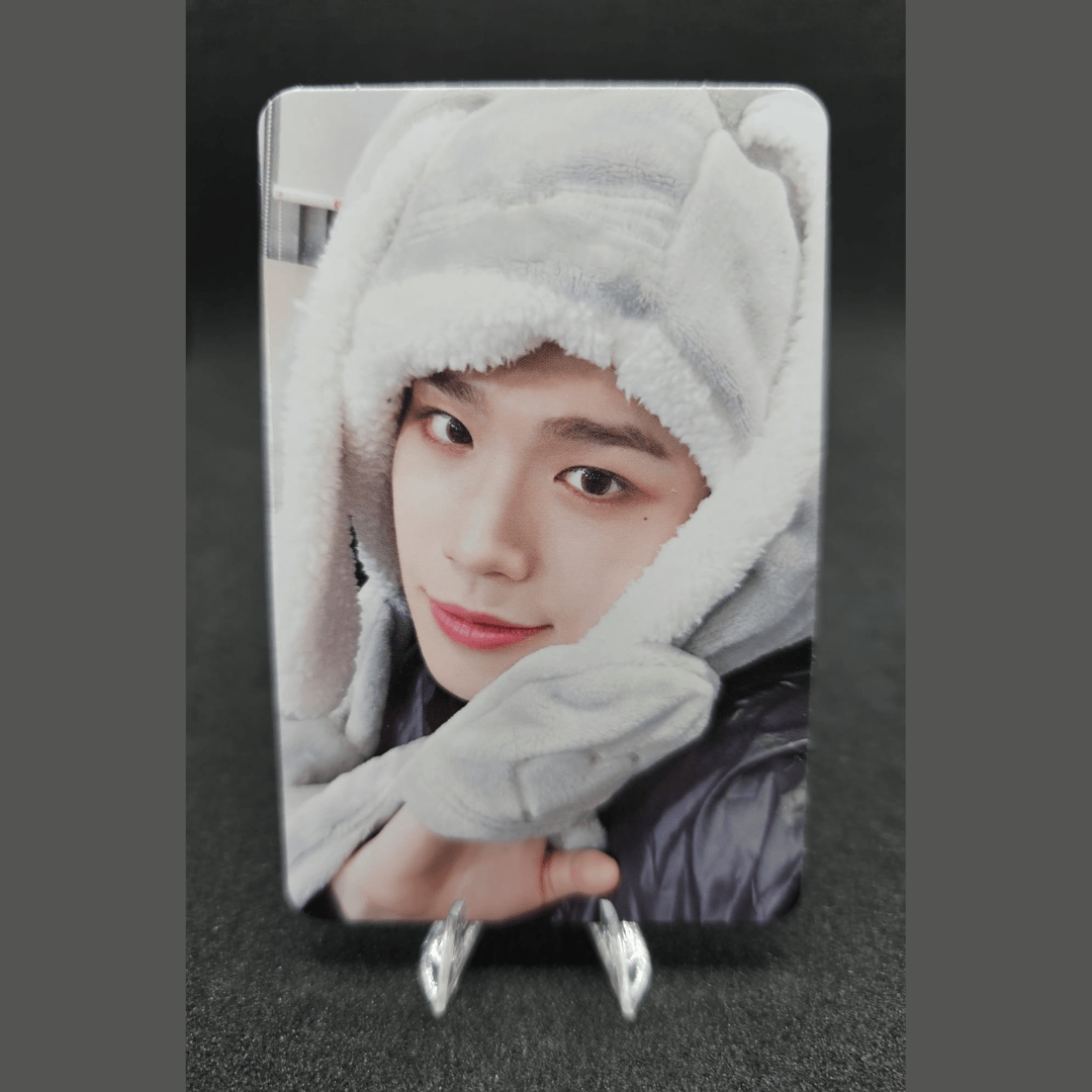 ZEROBASEONE 2nd Mini Album MELTING POINT MAKESTAR Digipack Photocards – Photocards (Kim Tae Rae / / ) | HobiEgo