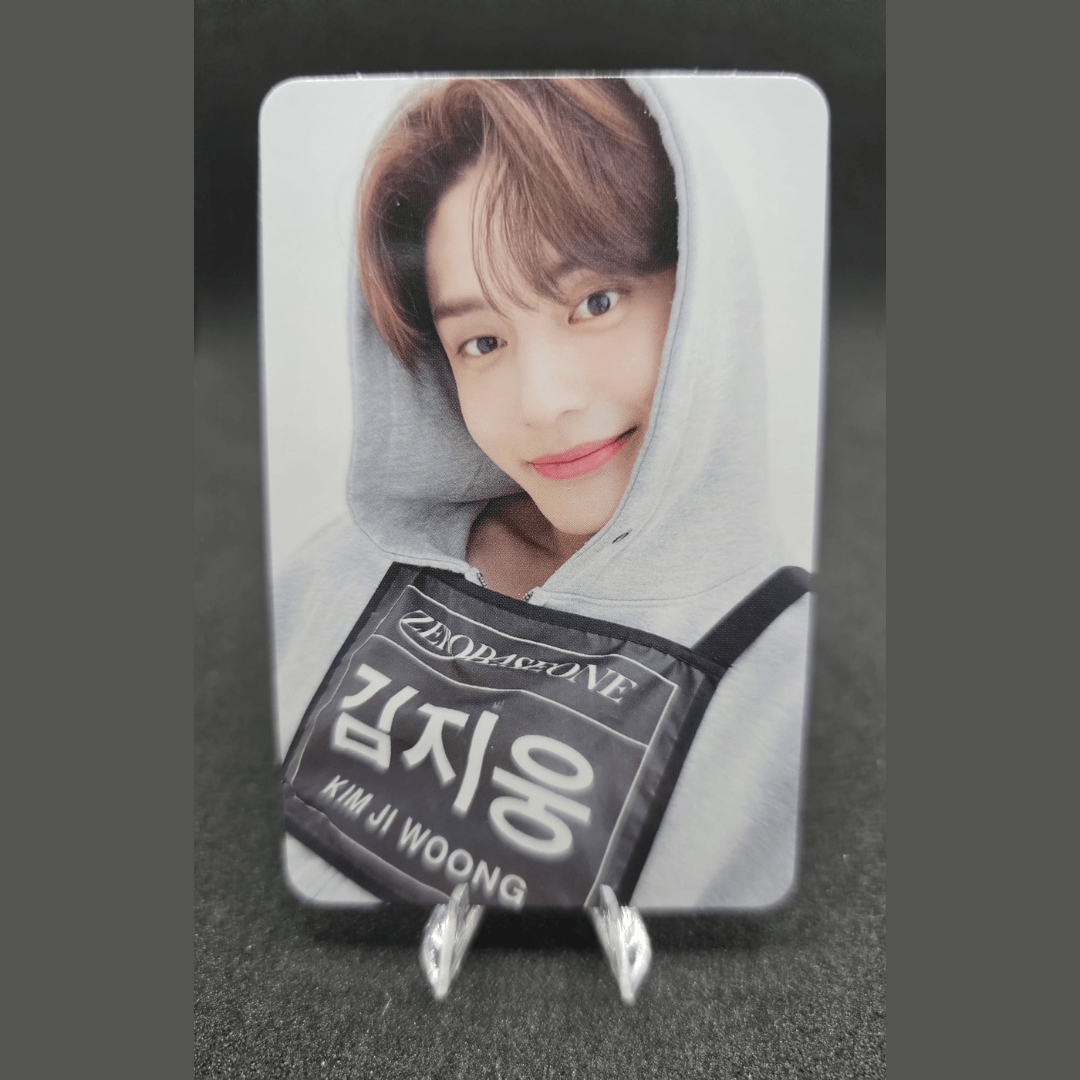 ZEROBASEONE 2nd Mini Album MELTING POINT MAKESTAR Photocards – Photocards (Kim Ji Woong / / ) | HobiEgo