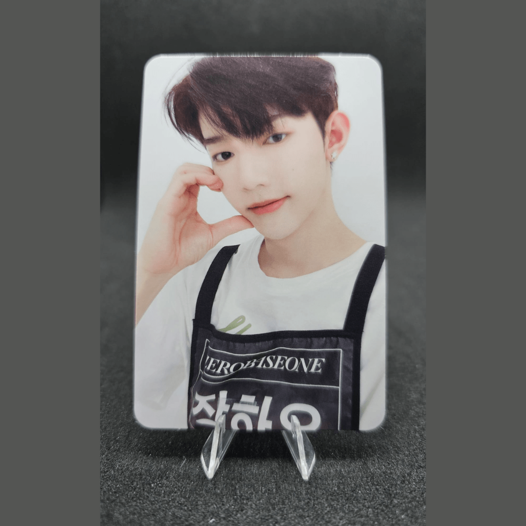 ZEROBASEONE 2nd Mini Album MELTING POINT MAKESTAR Photocards – Photocards (Zhang Hao / / ) | HobiEgo