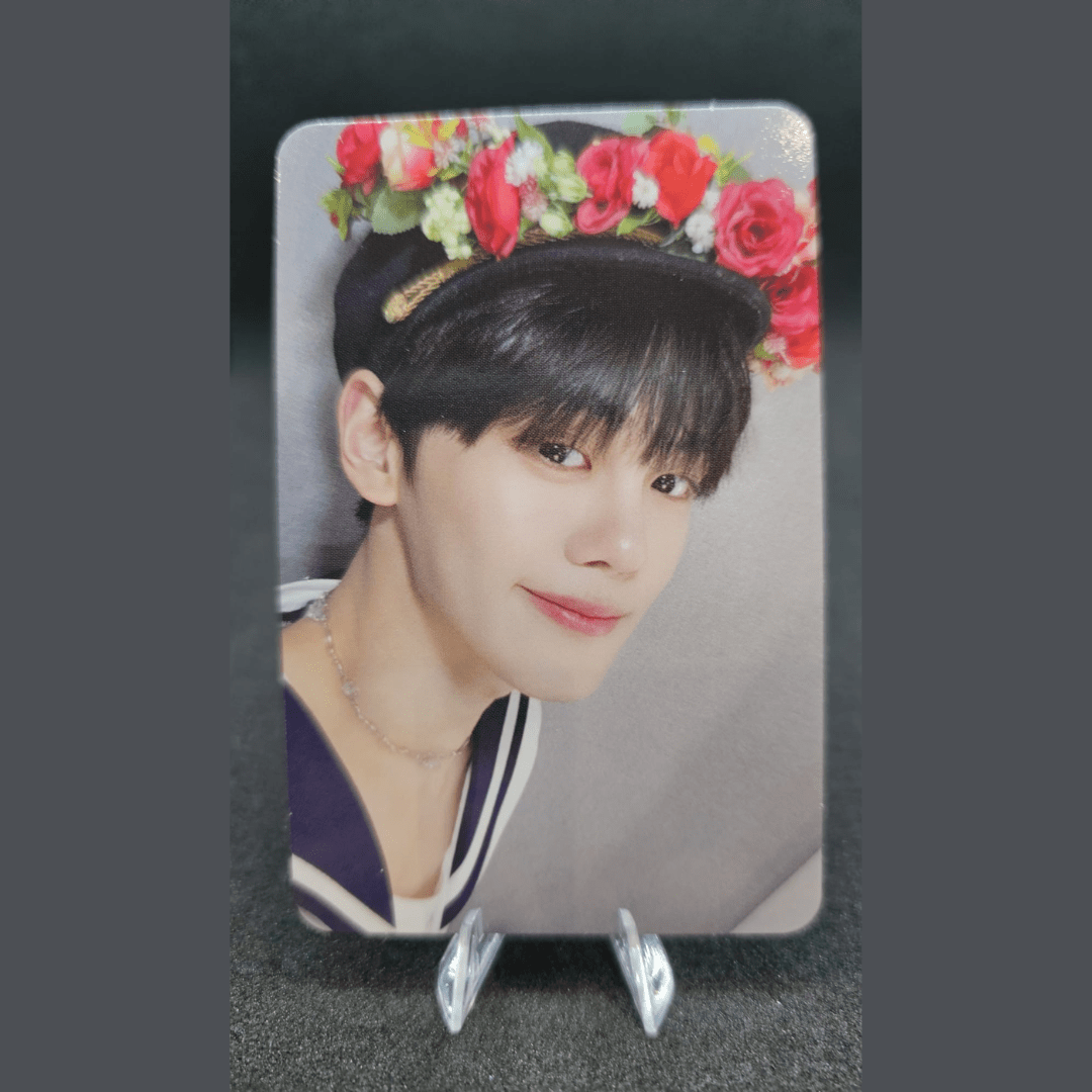 ZEROBASEONE 3rd Mini Album You had me at HELLO MAKESTAR Digipack Photocards – Photocards (Kim Gyu Vin / / ) | HobiEgo