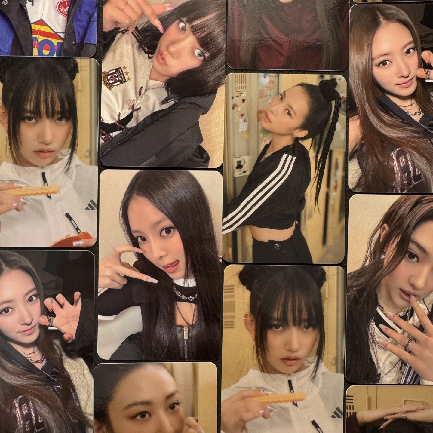 MEOVV Photocards Collection | Official K-pop Photocards | HobiEgo