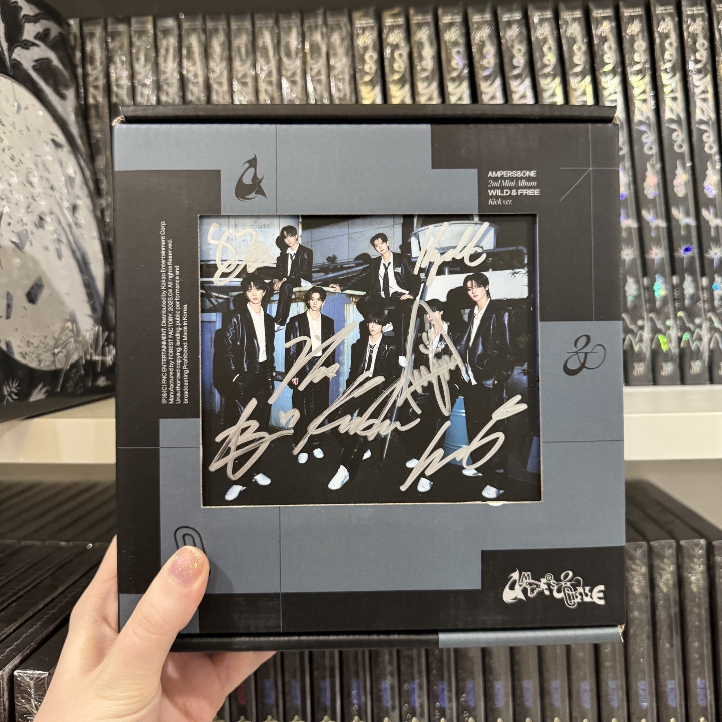 AMPERS&ONE 2nd Mini Album WILD & FREE (Kick Version) (Signed Edition) – album ( / / ) | HobiEgo